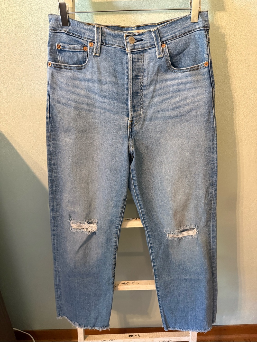 Levi's Light Blue Distressed Women’s Ribcage Straight Ankle Jeans Size 29